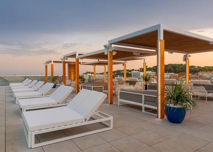 L'Azure Hotel Spa 4Sup